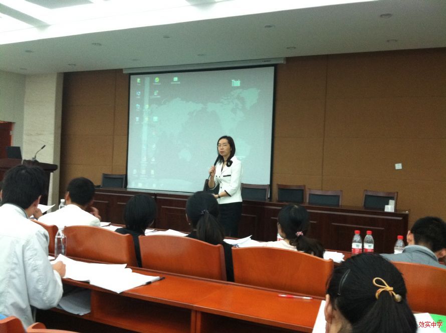 教研员、特级教师冯斌老师主持活动