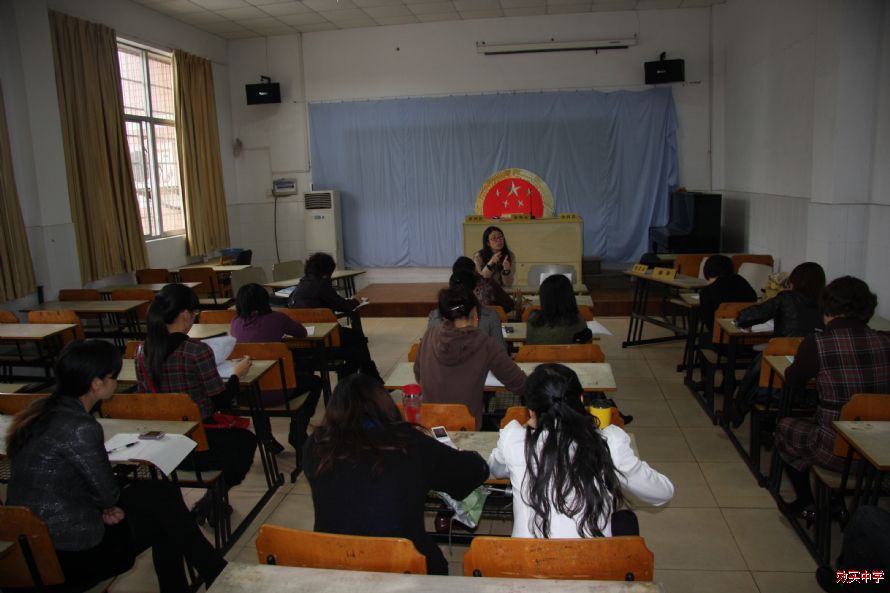 高燕萍老师与柔石中学英语组教师交流