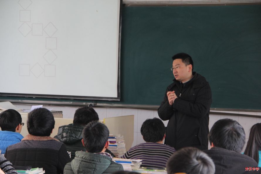 叶松华老师在上课