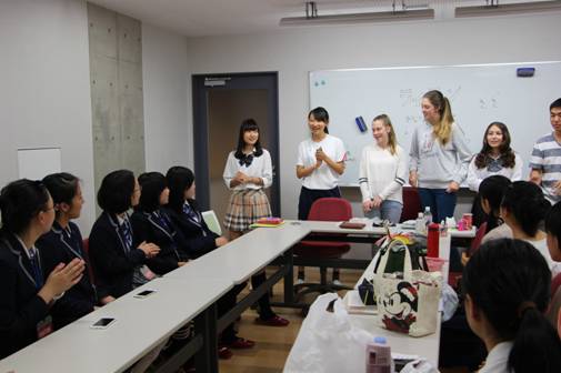 10.5 立命馆高等学校 交流生辅导教室 欢迎会 日本学生及实时交流生唱歌欢迎